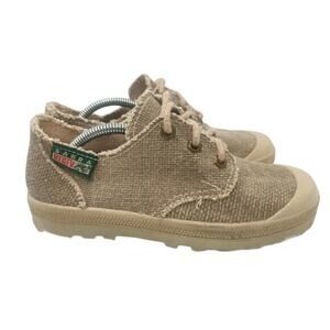 Tan canvas Vintage 90s sneakers